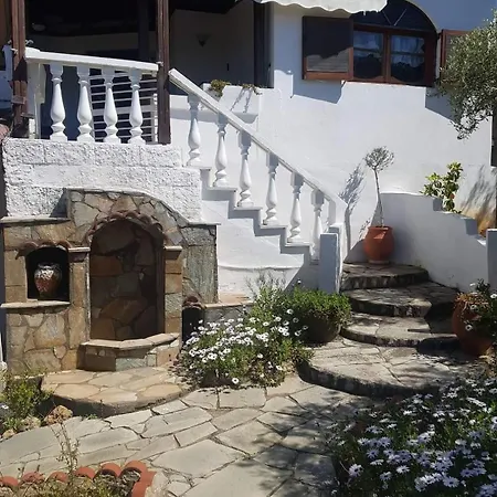 Nea Potidaia House Casa de Férias *